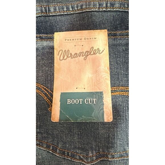 Wrangler Retro Mae Mid Rise Bootcut Blue Jeans Dark Wash Size 17 x 34 New - Picture 6 of 10